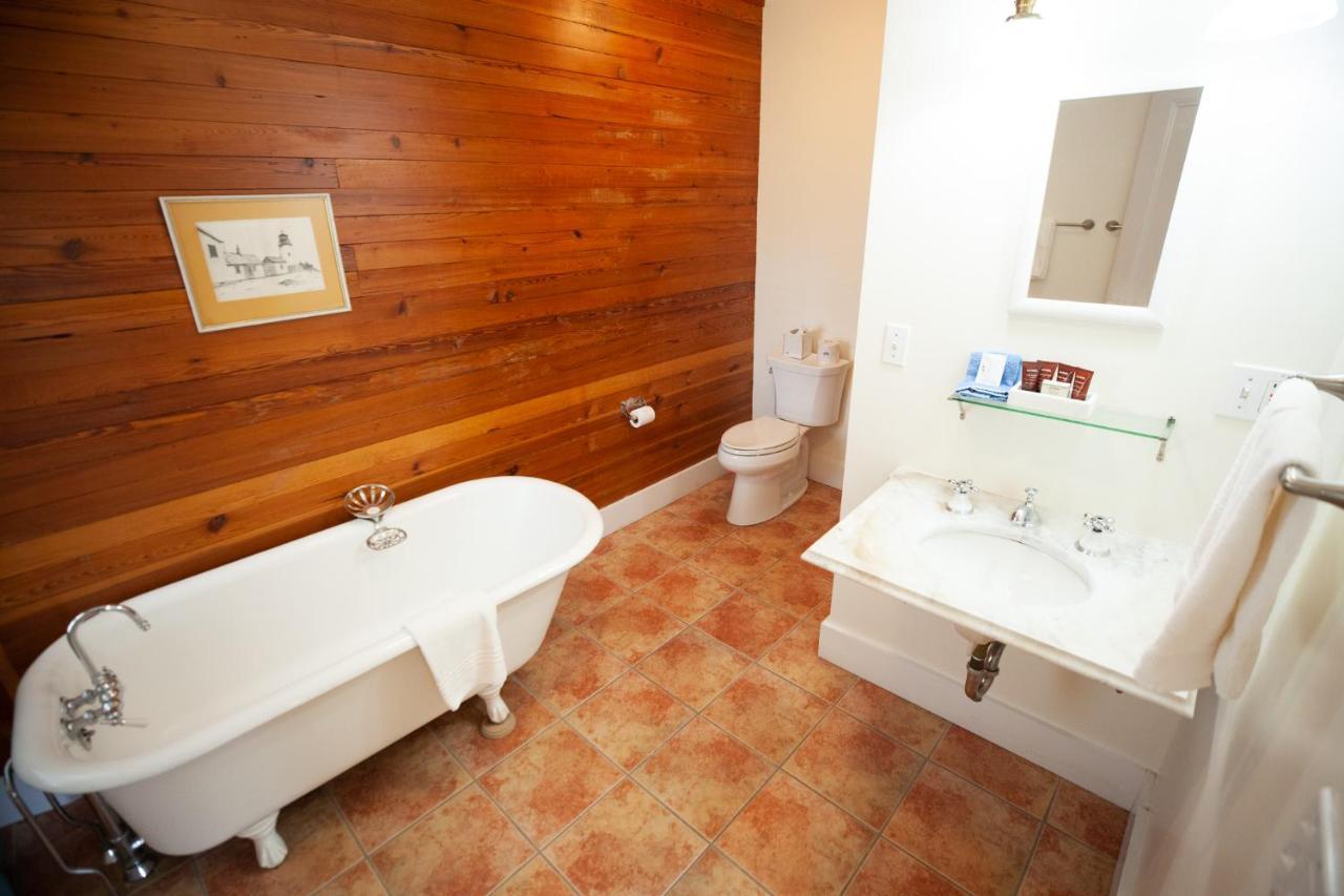 بار هاربور Yellow House Inn المظهر الخارجي الصورة