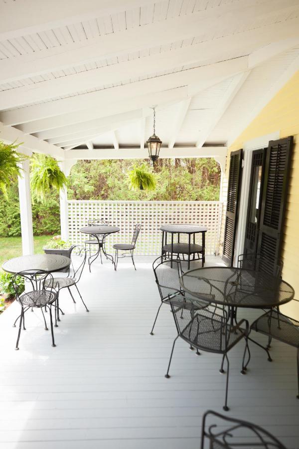 بار هاربور Yellow House Inn المظهر الخارجي الصورة