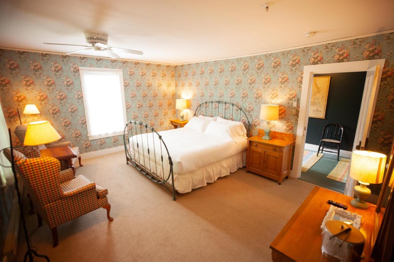 بار هاربور Yellow House Inn المظهر الخارجي الصورة
